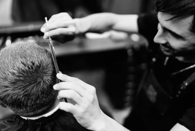 servicios de cortes y barba